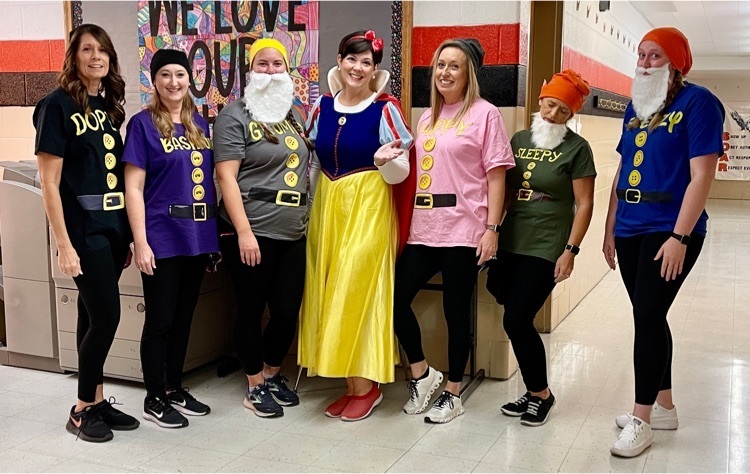 Snow White and the Seven Dwarves (4th and 6th grade teams)